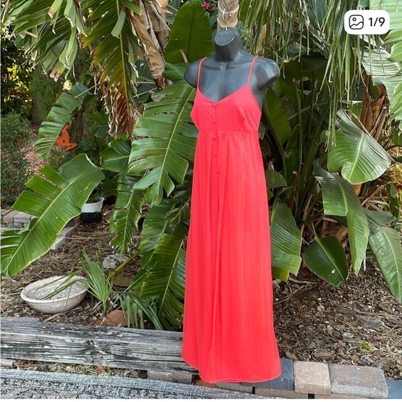 Vintage walk-through nylon nightgown/jumpsuit - Picture 2 of 6